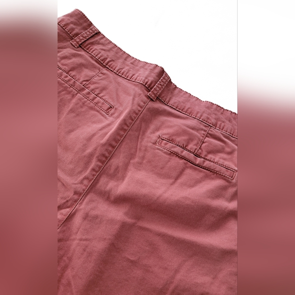 Sonoma Women's Dusty Rose Casual Shorts Size 12 - Picture 8 of 8